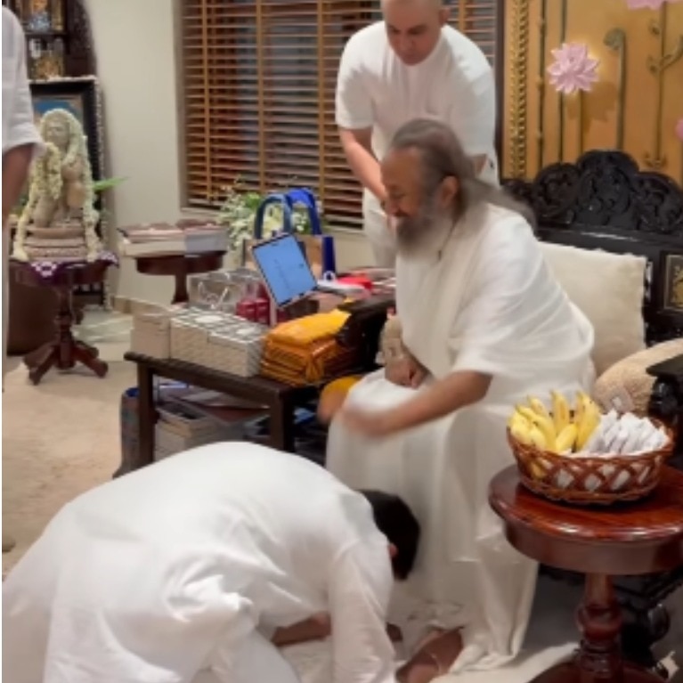 Sri Sri Ravi Shankar meets celebs: Vikrant Massey touches feet, Sunil Grover jokes