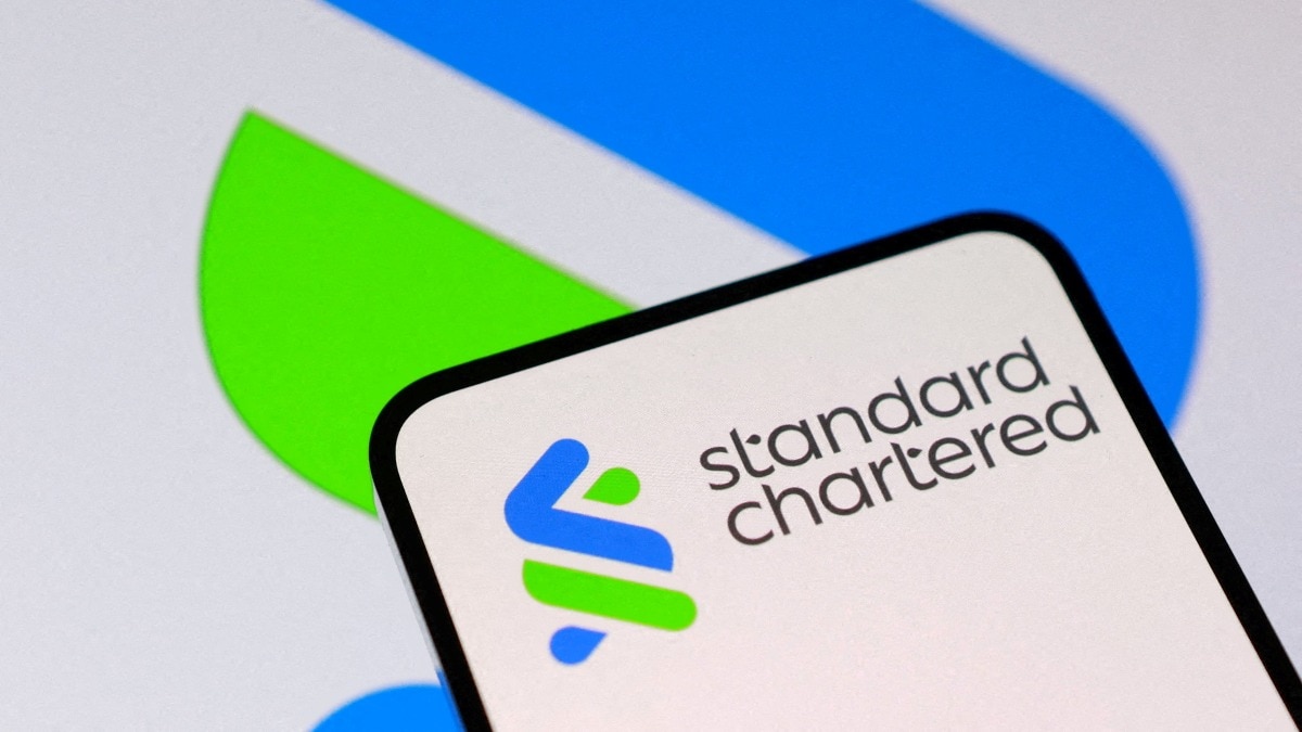 Standard Chartered plans 7,000 job cuts amid AI push and higher profit targets