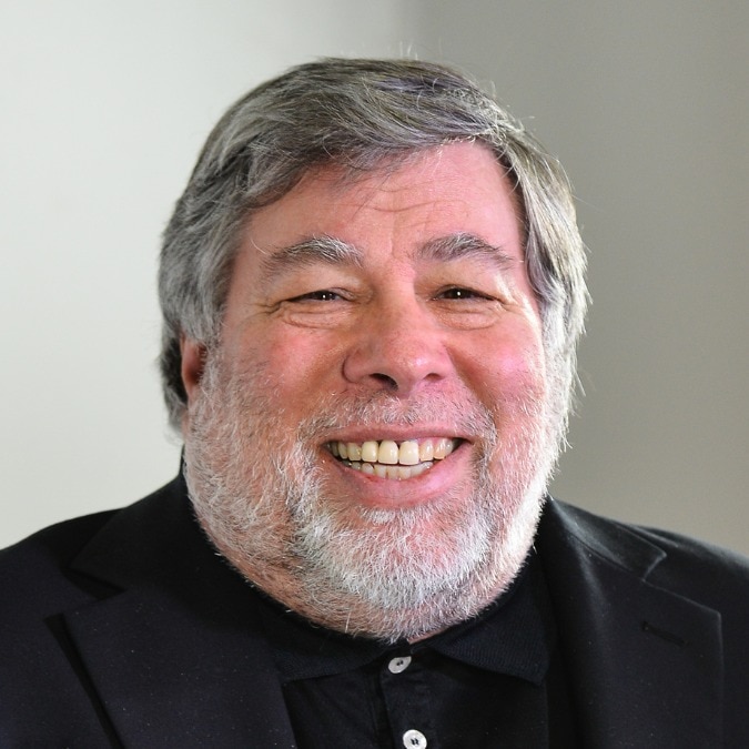 Apple co-founder Steve Wozniak talks about real AI, college students applause