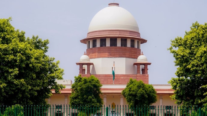 Supreme Court to hear pleas for CBI probe in NEET paper leak case Supreme Court