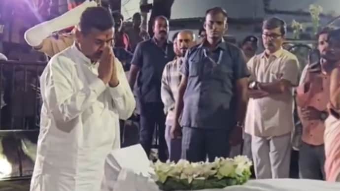 West Bengal CM Suvendu Adhikari at filmmaker Anik Dutta's funeral. (Photo: X video screengrab)