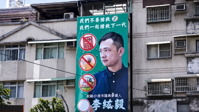 Election candidate Lee Hung-yi stated that he put up the billboard to oppose express his opposition to Taiwan’s plan to recruit migrant workers from India. (Image: X) Taiwan election candidate slammed for "utterly ignorant" anti-Indian billboard.