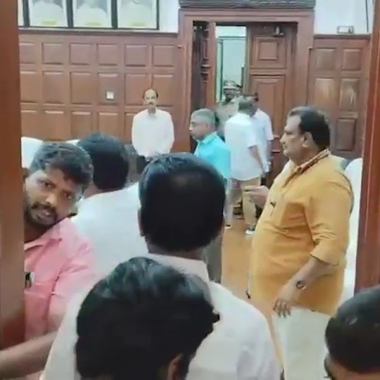 AIADMK faction clash erupts in Karur as EPS supporters break Karur office lock