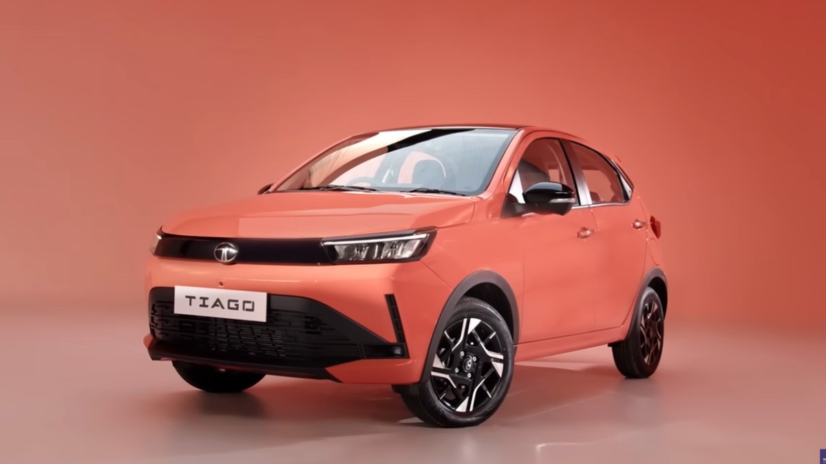 Looking to buy the Tata Tiago? Here's how the facelifted Tiago's interior looks like