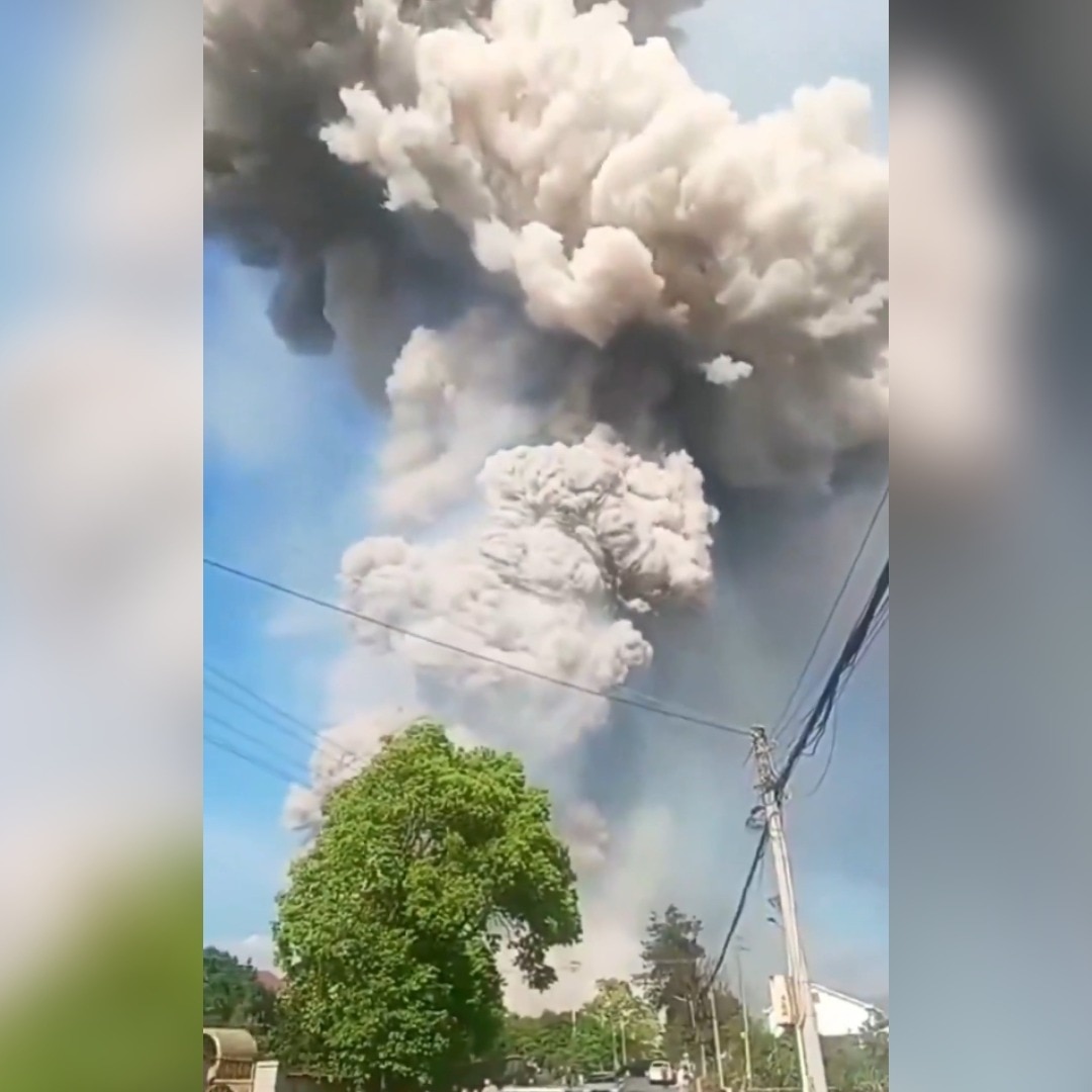 21 killed in China fireworks factory blast; 500 rescuers lead massive relief effort