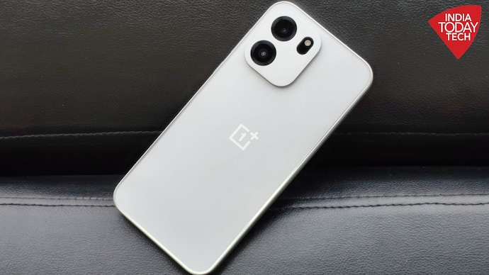 The OnePlus Nord CE 6 follows the same formula that we have come to expect from Nord phones.