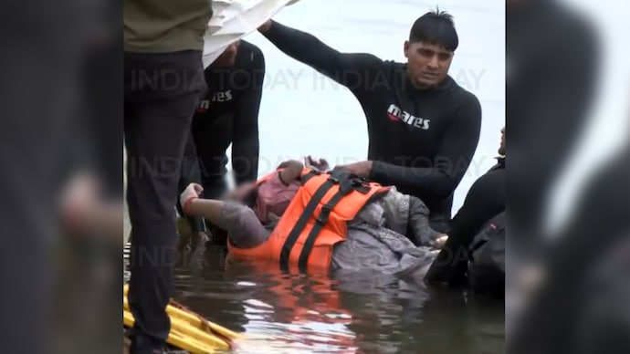 The woman and her son were among nine killed in the Jabalpur boat tragedy. The woman and her son were among nine killed in the Jabalpur boat tragedy.