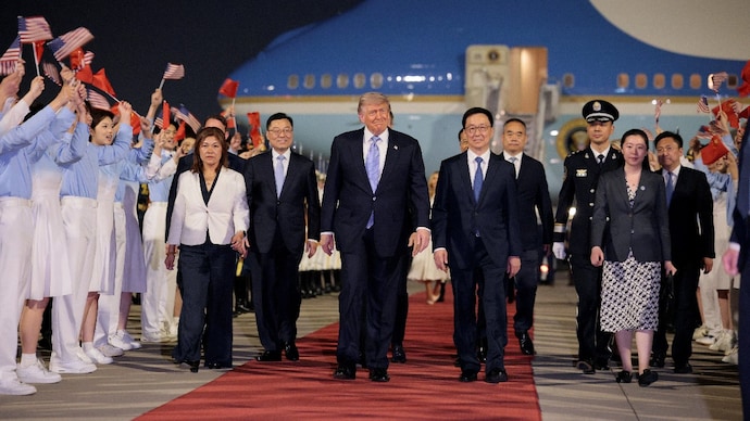 US President Donald Trump participates in an arrival ceremony at Beijing Capital International Airport during his visit to the country, in Beijing, China. (Photo: Reuters) US President Donald Trump participates in an arrival ceremony at Beijing Capital International Airport during his visit to the country, in Beijing, China. (Photo: Reuters)