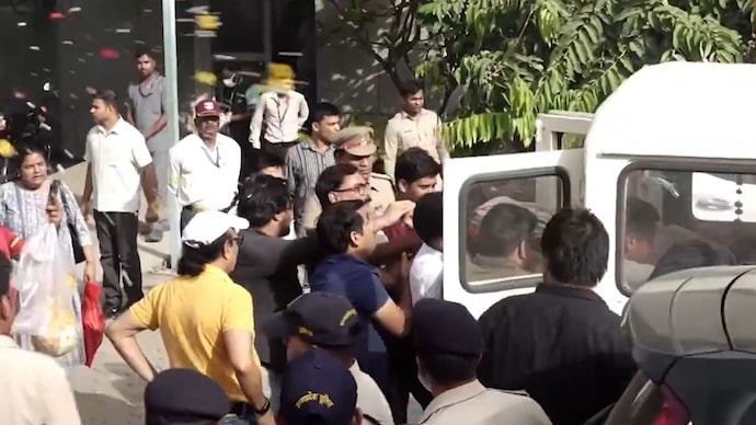 Twisha Sharma death case: Mortal remains of Twisha Sharma are being taken from AIIMS Bhopal to the cremation ground at Bhadbhada for the last rites. Twisha Sharma death case: Mortal remains of Twisha Sharma are being taken from AIIMS Bhopal to the cremation ground at Bhadbhada for the last rites.