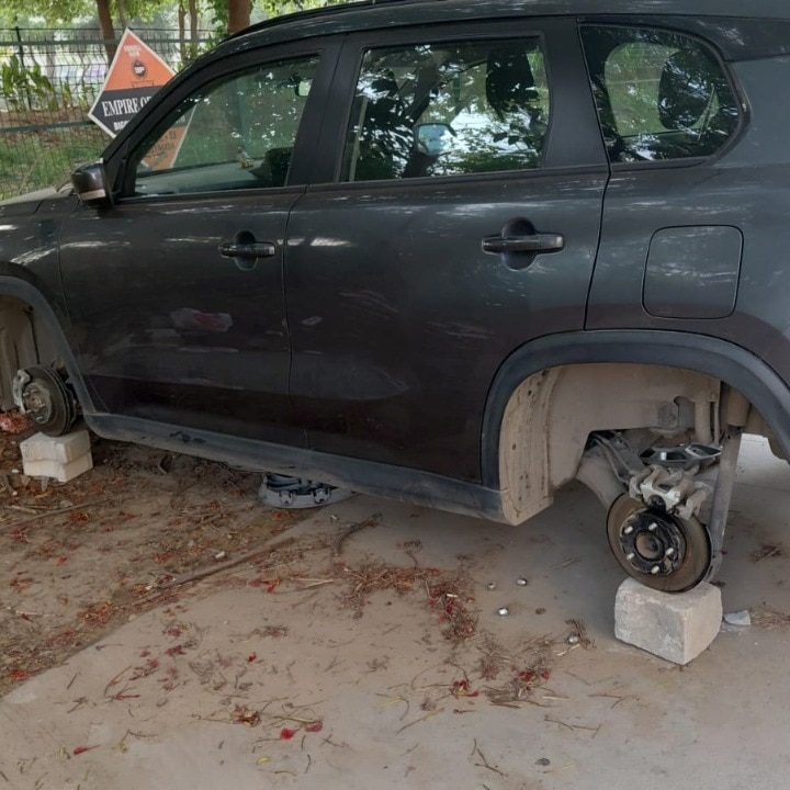 Cars left wheel-less in minutes: Gurugram cops crack theft racket, seize 53 tyres