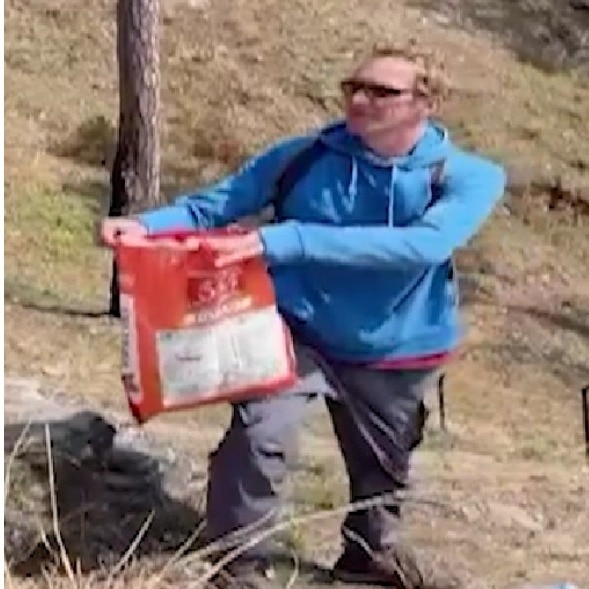 UK man picks up plastic waste in Uttarakhand forests, leaves internet inspired