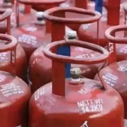 LPG Price Rise: Commercial gas cylinder prices up. Check city-wise rates