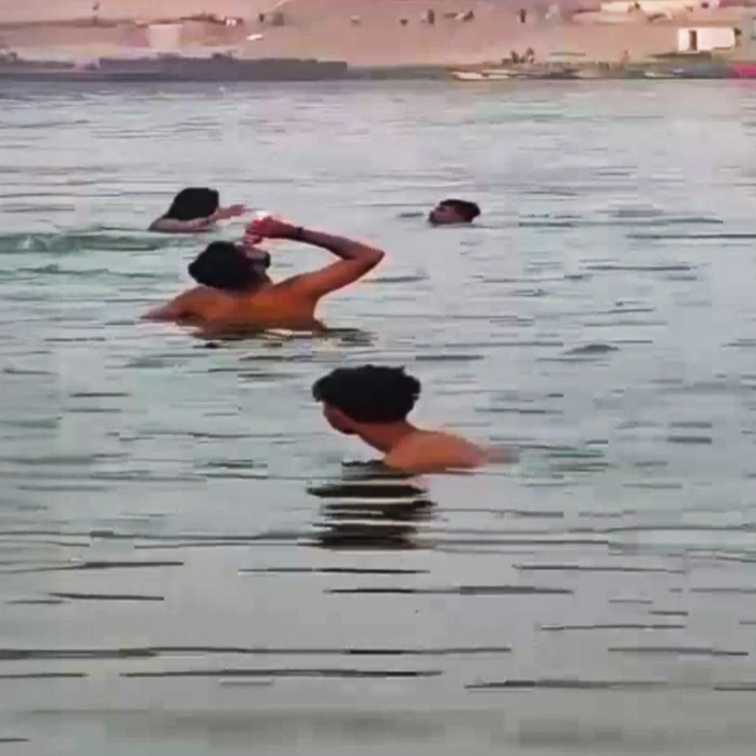 Man drinks beer while bathing in Ganga, viral video triggers police action