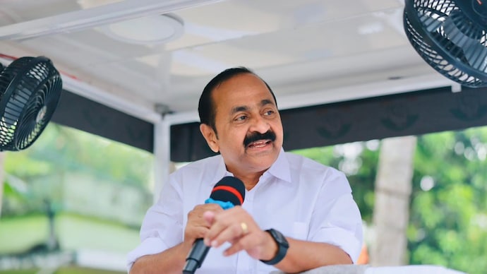 The chief minister reached the temple around 7 am on Sunday and offered prayers at the shrine. VD Satheesan.