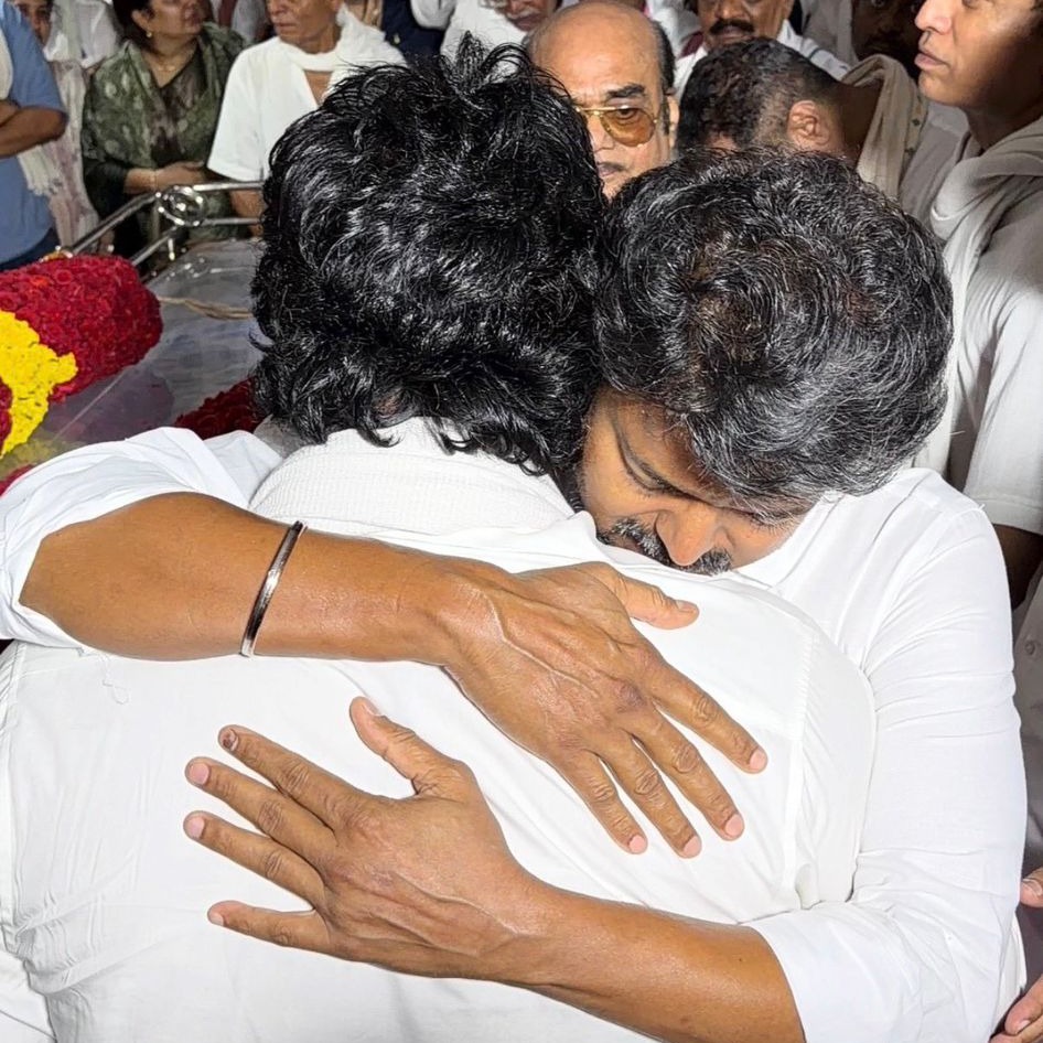 Vijay visits Jiiva to offer condolences for producer RB Choudary's death