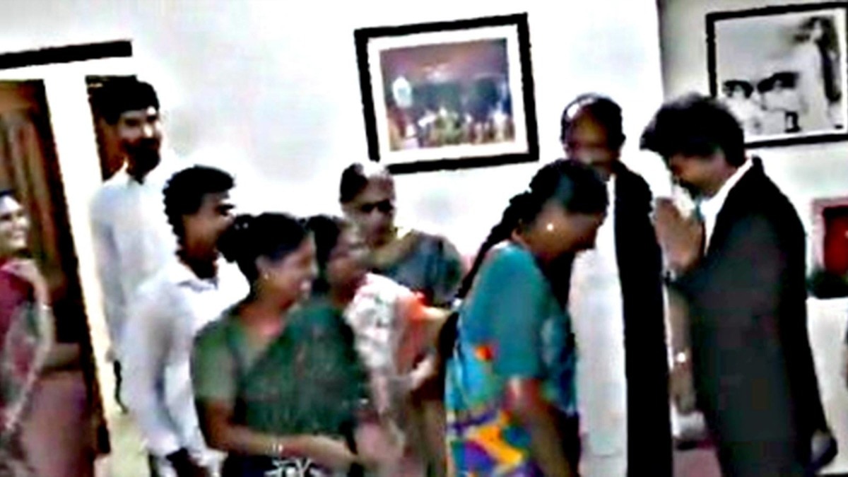 They voted for whistle: Vijay visits Vaiko, his domestic helps can't keep calm
