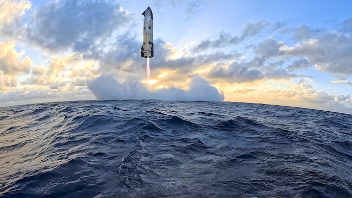 An image of SpaceX's Starship splashing down in the Indian Ocean. (Photo: SpaceX) Watch: SpaceX lands Starship next to camera placed in middle of Indian Ocean