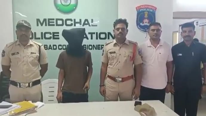 Zaid Khancame under the radar of Counter Intelligence officials after posting Instagram reels featuring fake guns. (Photo: Screengrab/India Today) Zaid Khancame under the radar of Counter Intelligence officials after posting Instagram reels featuring fake guns. (Photo: Screengrab/India Today)