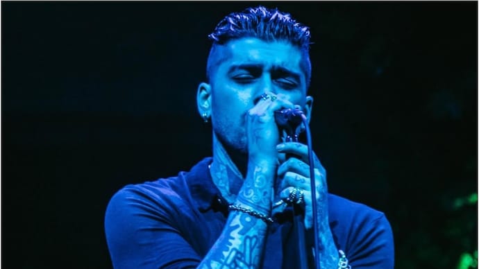 Zayn Malik denies snapping at fans, says men blocked hotel exit for 10 minutes. (Photo: Instagram) Zayn Malik kicks-off Las Vegas residency with unreleased songs