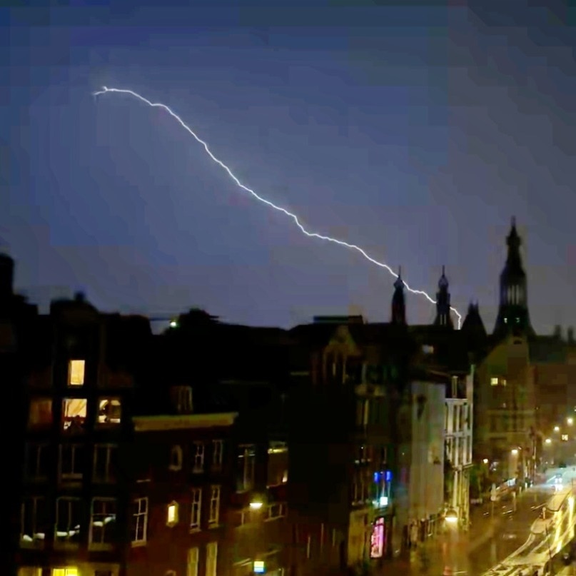3,00,000 lightning strikes lit up the Netherlands. What caused it?