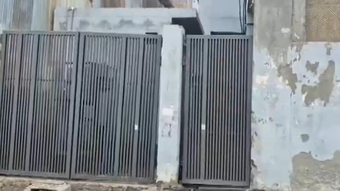 A relative of one of the victims alleged that the factory authorities failed to provide safety equipment. Delhi