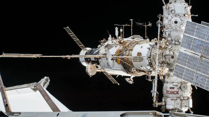 A view of the Zvezda service module docked to the International Space Station against the backdrop of Earth. (Photo: Nasa) A view of the Zvezda service module docked to the International Space Station against the backdrop of Earth. (Photo: Nasa)