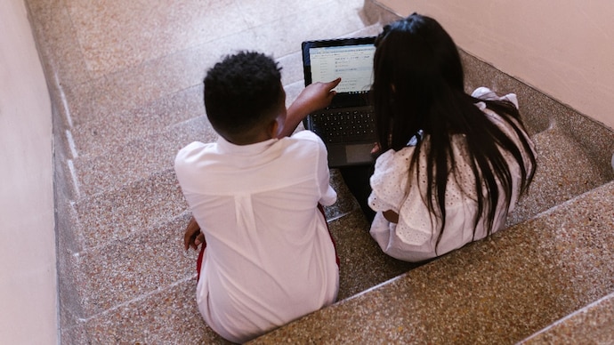 AI in the age of learning: AI boosts students' performance by 127% but not their thinking