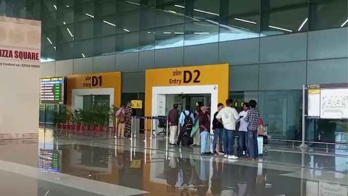 The AIR SUVIDHA 2.0 portal allows international arriving passengers to submit a mandatory online health self-declaration before immigration clearance.