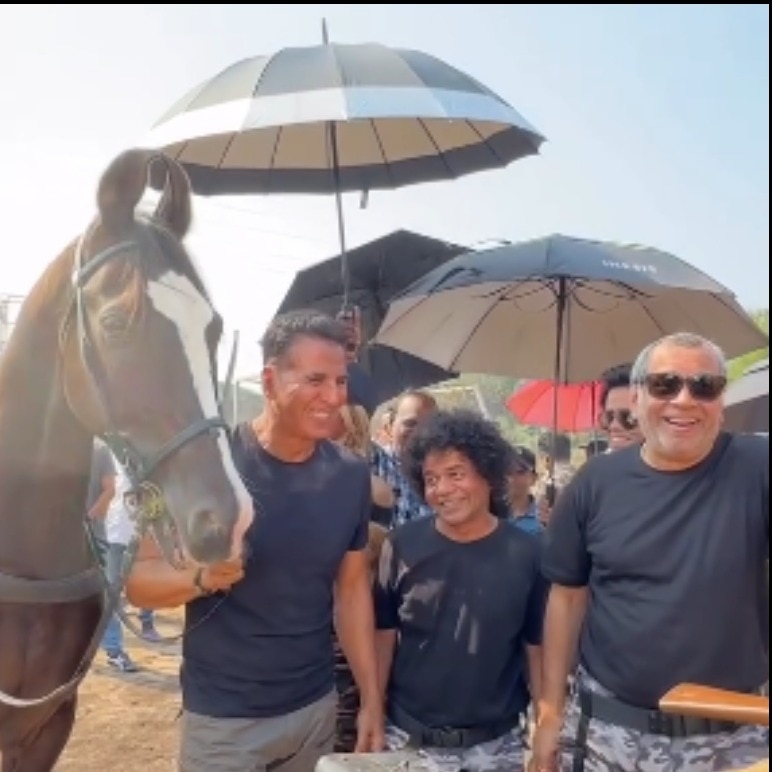 Akshay Kumar pulls horse prank on Rajpal Yadav in Welcome To The Jungle BTS clip