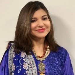 Alka Yagnik reacts to viral wheelchair video, assures fans amid health concern