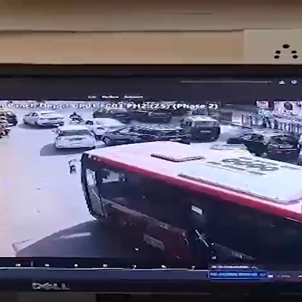 BEST bus turns into runaway wreck in Mumbai.