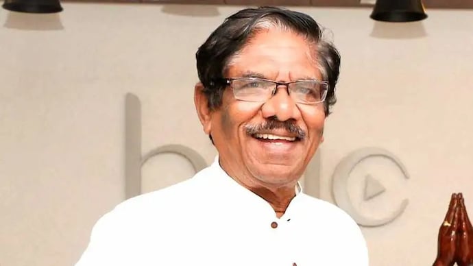 Bharathiraja's photo