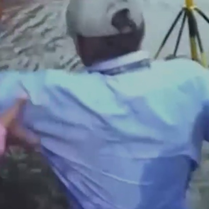 BMC worker falls into drain during Mumbai Mayor inspection in Matunga