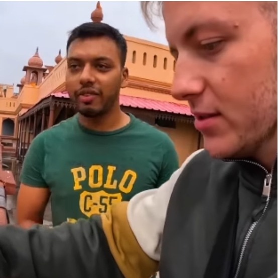 British traveller's no-money challenge ends with chai, lunch and a new friend