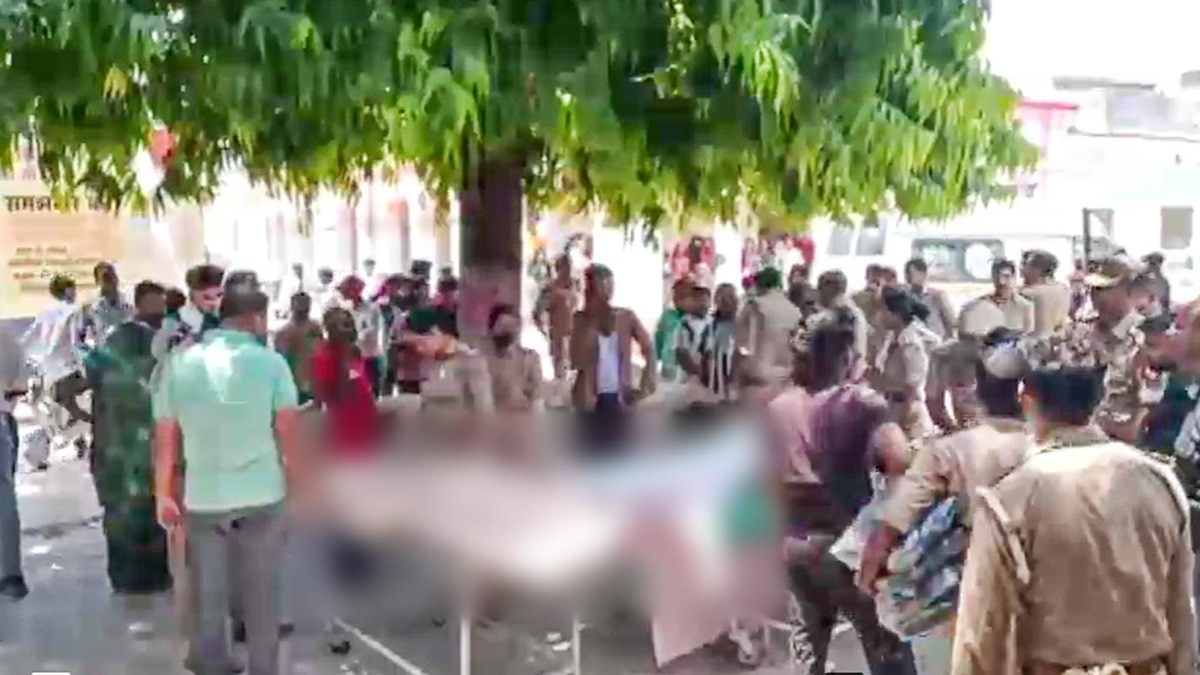 6 killed, 3 injured after tractor collides with e-rickshaw in Uttar Pradesh