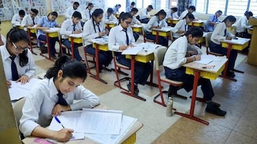 CBSE explains marking rules for extra attempted questions amid re-evaluation queries CBSE explains marking rules for extra attempted questions amid re-evaluation queries