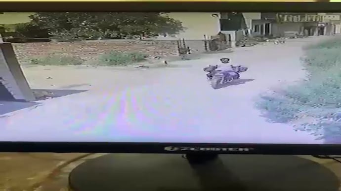CCTV footage captured the accused carrying the body stuffed inside a suitcase.