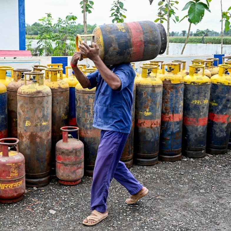 Commercial LPG cylinders become costlier from June 1, Delhi price up by Rs 42