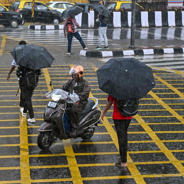 Red alert in Mumbai for heavy rain, thunderstorms as Monsoon drenches city