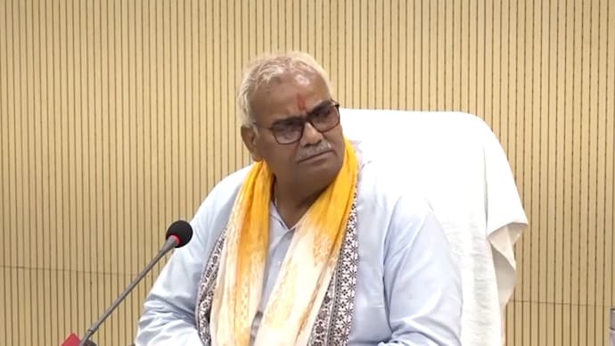 Congress demanded action against the Education Minister Madan Dilawar over the 'prostitute' remark against state Congess chief.