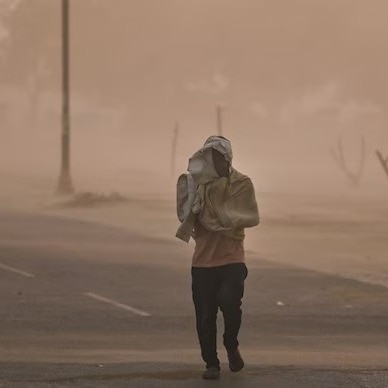 Watch: Powerful duststorm, rain sweep across Delhi-NCR, temperature drops