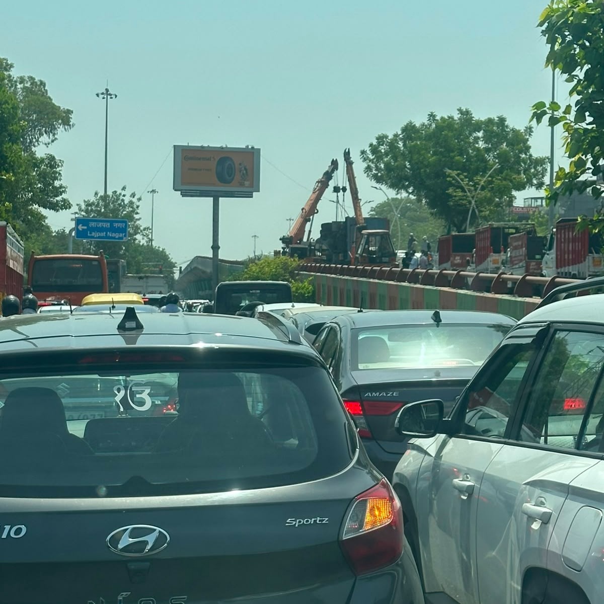 Delhi traffic alert: Major blockage on Moolchand-Ashram stretch after truck overturns
