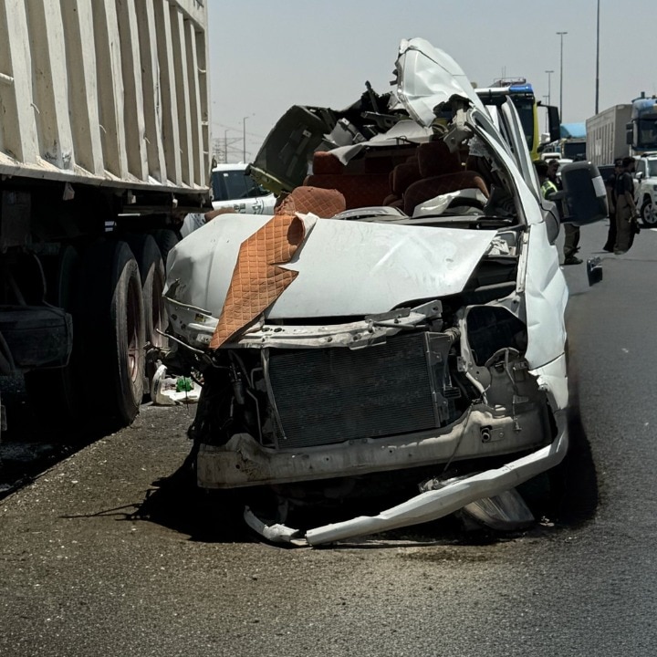 Several Indian workers killed in Dubai as minibus rams broken-down truck