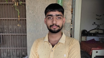 E-rickshaw driver's son set to become first IITian from Rajasthan village E-rickshaw driver's son set to become first IITian from Rajasthan village