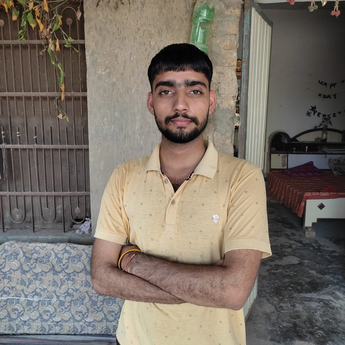 E-rickshaw driver's son set to become first IITian from Rajasthan village