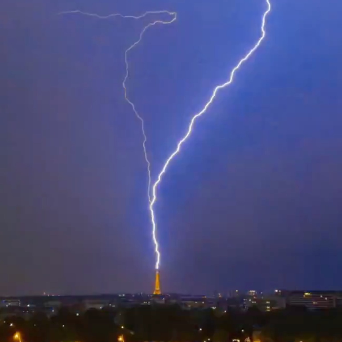 Lightning strikes Eiffel Tower during Paris storm, here's why it suffers no damage