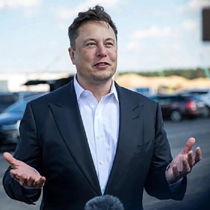 Elon Musk no longer a trillionaire as SpaceX, Tesla shares decline