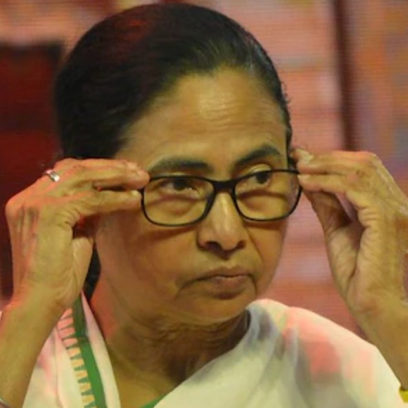 Mamata holds closed-door huddle with selected leaders amid TMC turmoil