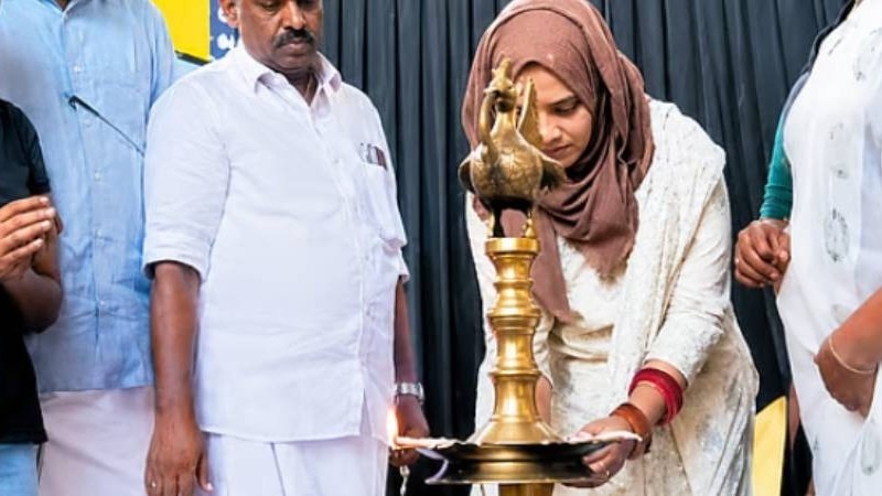 Kerala Muslim League MLA lights lamp at event, sparks row