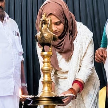 Kerala Muslim League MLA lights lamp at event, sparks row